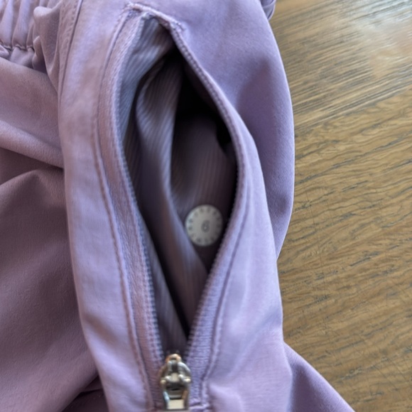 Lulu lemon short. Size 6 - Picture 3 of 4